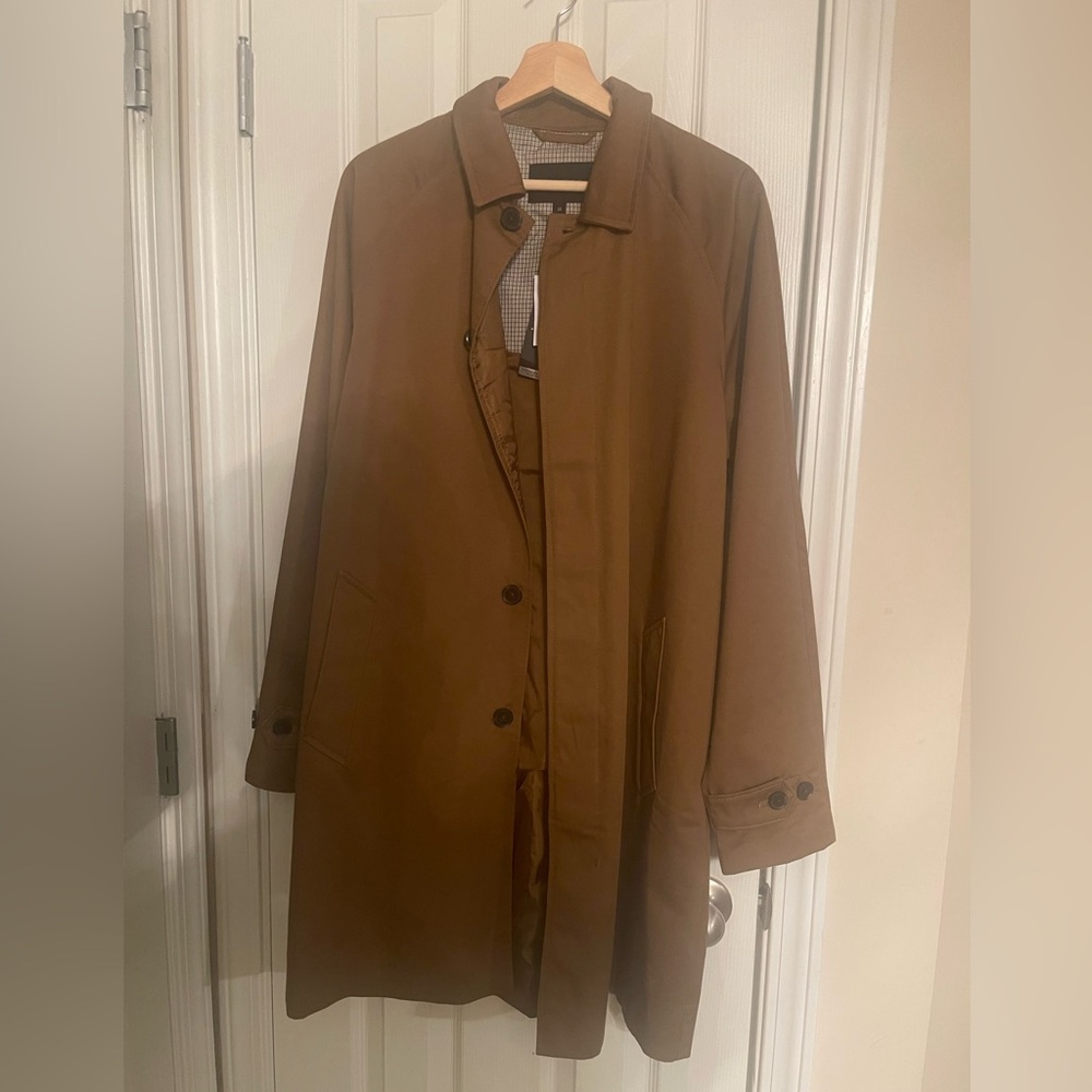 NWT Banana Republic Men’s Trench Coat – Size Medium